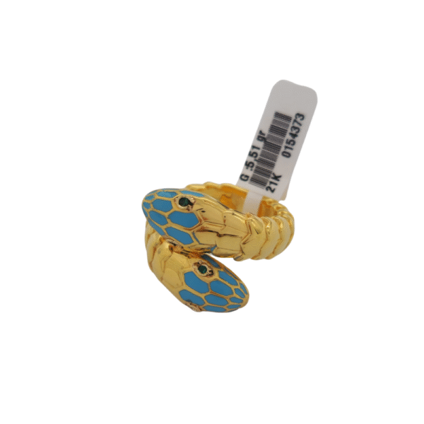 خاتم بتفصيلة أنثوية