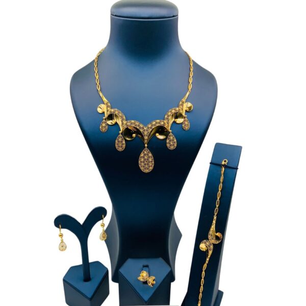 مصممة لتبهري