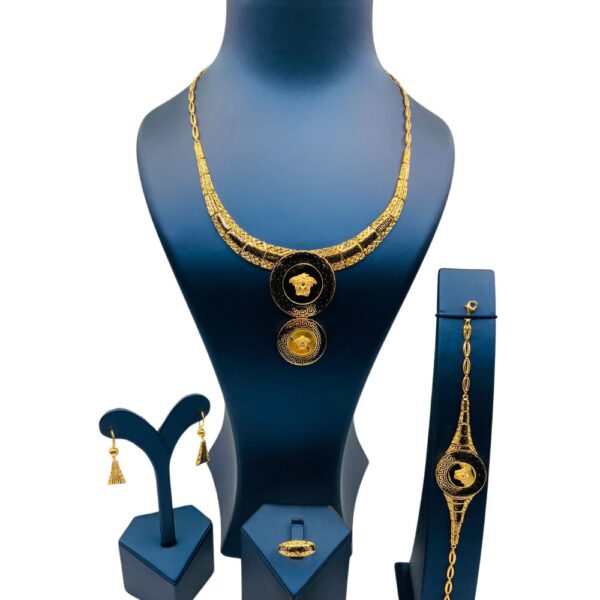 مصممة لتبهري