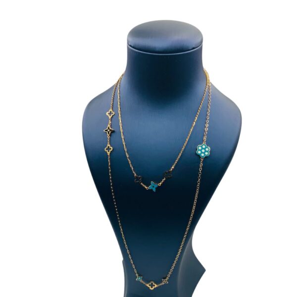 سلسلة من الذهب.